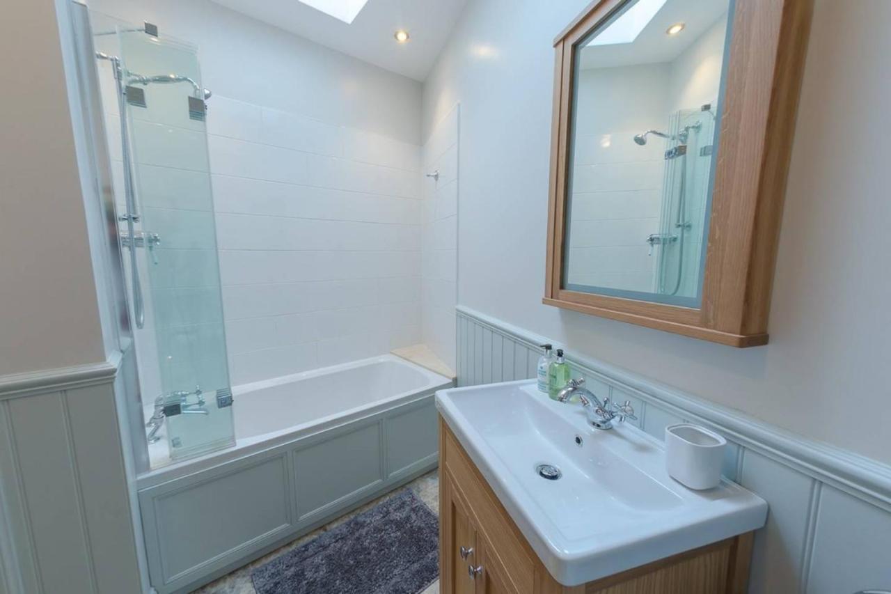 Joivy Stylish Apt In Trendy New Town Location エディンバラ エクステリア 写真