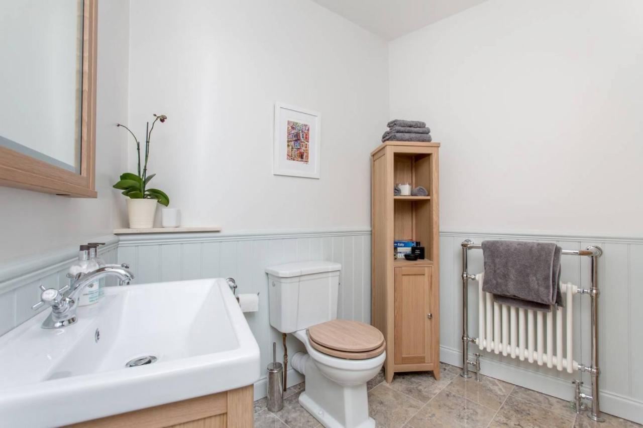 Joivy Stylish Apt In Trendy New Town Location エディンバラ エクステリア 写真